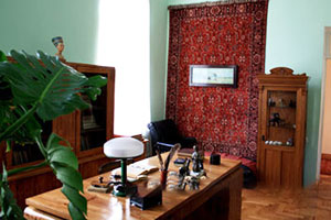 1-isahakyan-museum