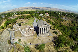 2-garni-temple